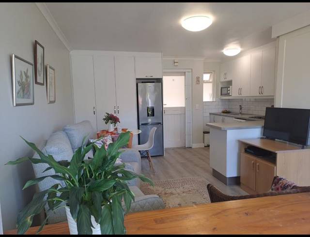 1 BEDROOM APARTMENT FOR SALE IN WESTCLIFF